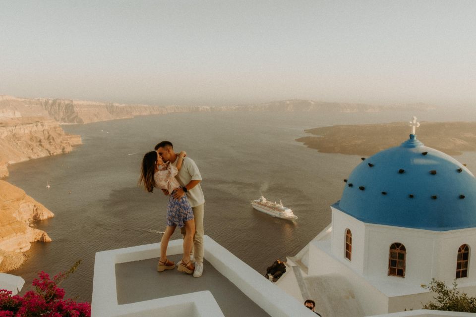 Santorini Photo Shoot and Tour at Unique Spots With a Local - Capture Unique Moments