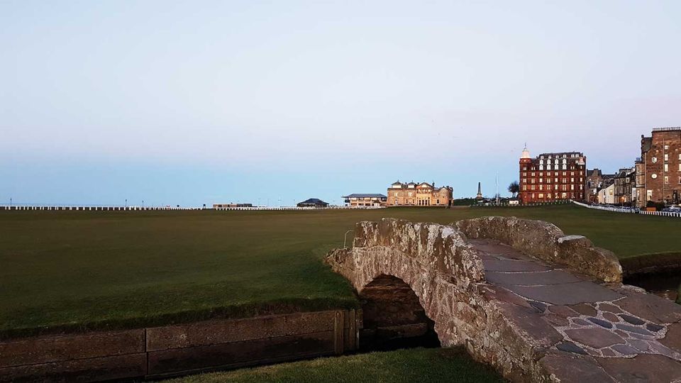 St Andrews: Guided Walking Tour, 12pm, 2pm Daily - Meeting Point and Duration