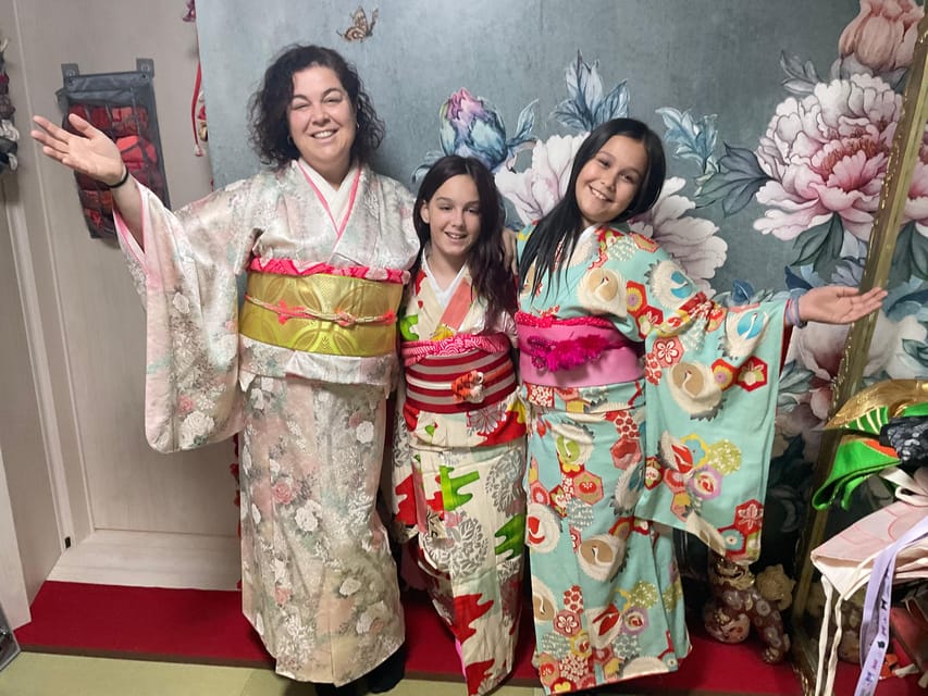 Tokyo: Kimono-Making Experience - Capturing the Moment