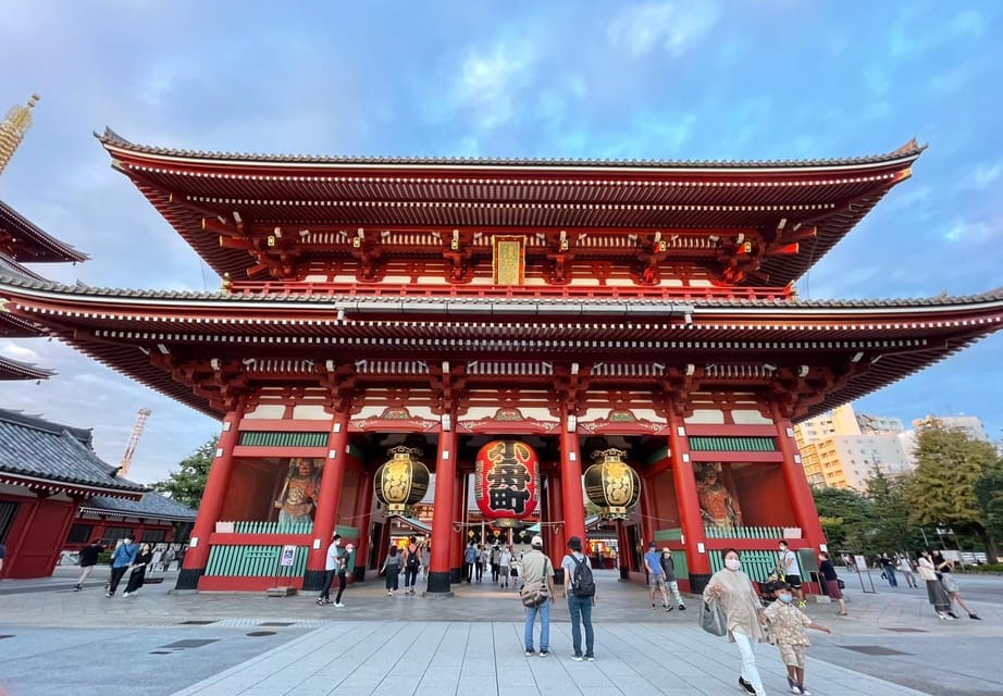 Tokyo:Asakusa Tour With University Students With Kimono Worn - Photography Opportunities