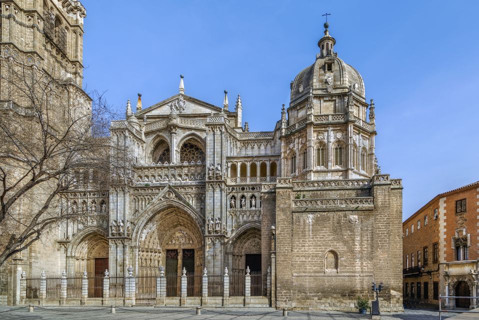 Toledo: Exclusive Private Tour With Licensed Guide - Important Dress Code and Recommendations