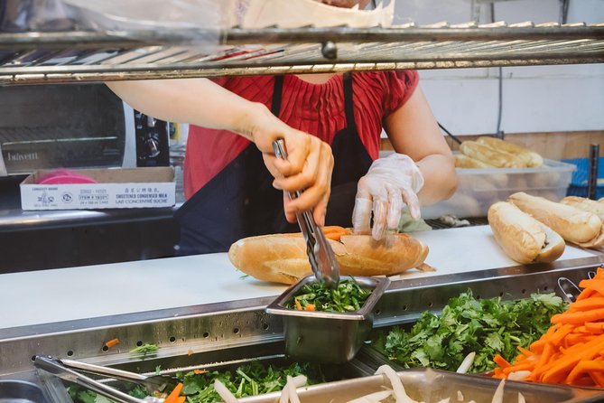 Under the Surface of Montreals Chinatown: Guided Food Walking Tour - Indulge in Traditional Hong Kong-style Dim Sum