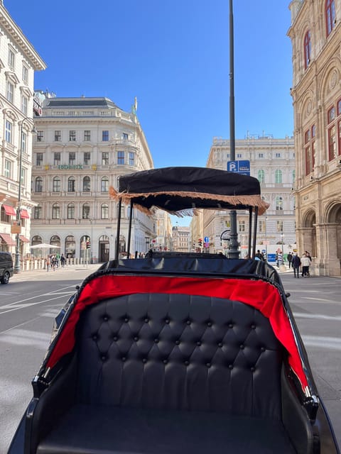 Vienna: Royal E-Carriage Sightseeing Tour Incl. Prosecco - Meeting Point