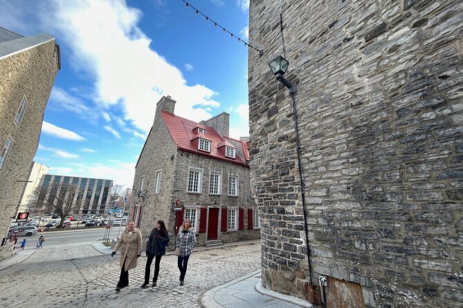 Walking Tour: Crimes, Revelations & Anecdotes in Quebec - Weather Conditions and Attire