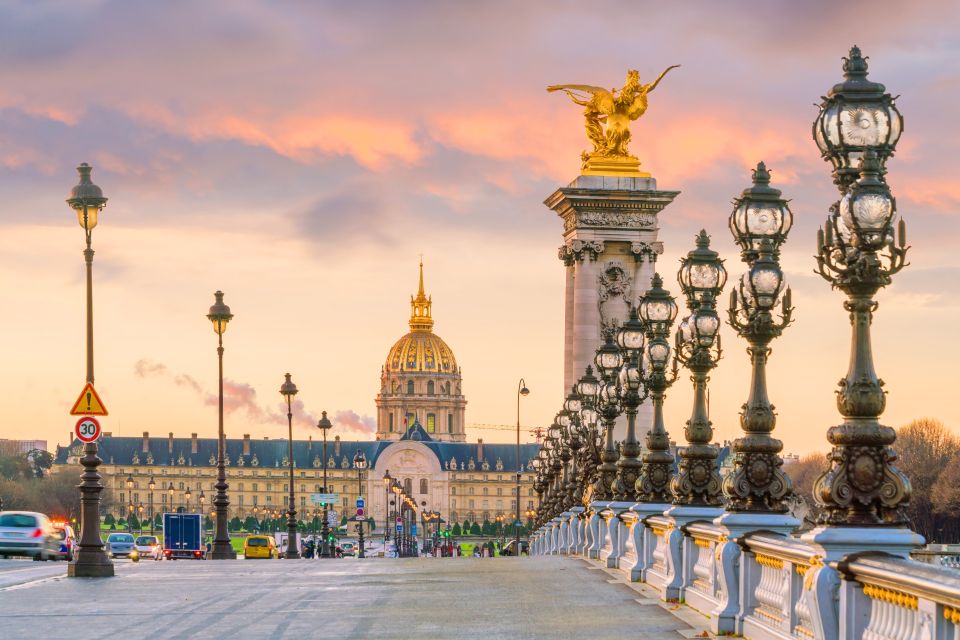 Walking Tour of Paris Old Town and Seine River Cruise - Seine River Cruise Experience