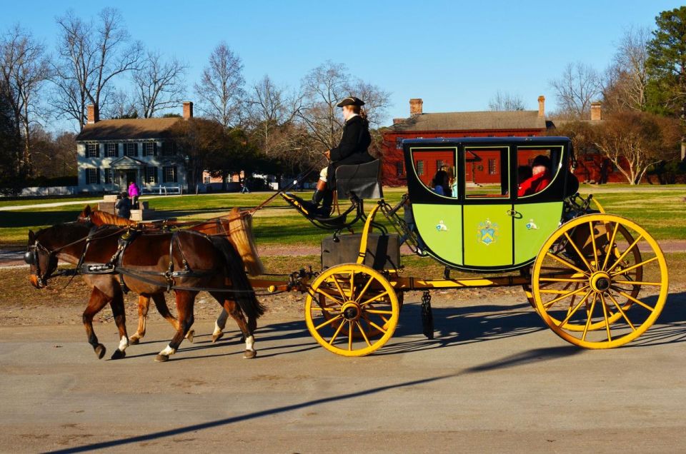 Williamsburg's Winter Wonderland: A Historic Holiday Stroll - Inclusions and Bookings