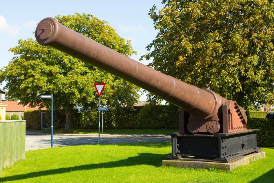 WWII Copenhagen Nyhavn and War Museum Private Walking Tour - Meeting Points and Itinerary