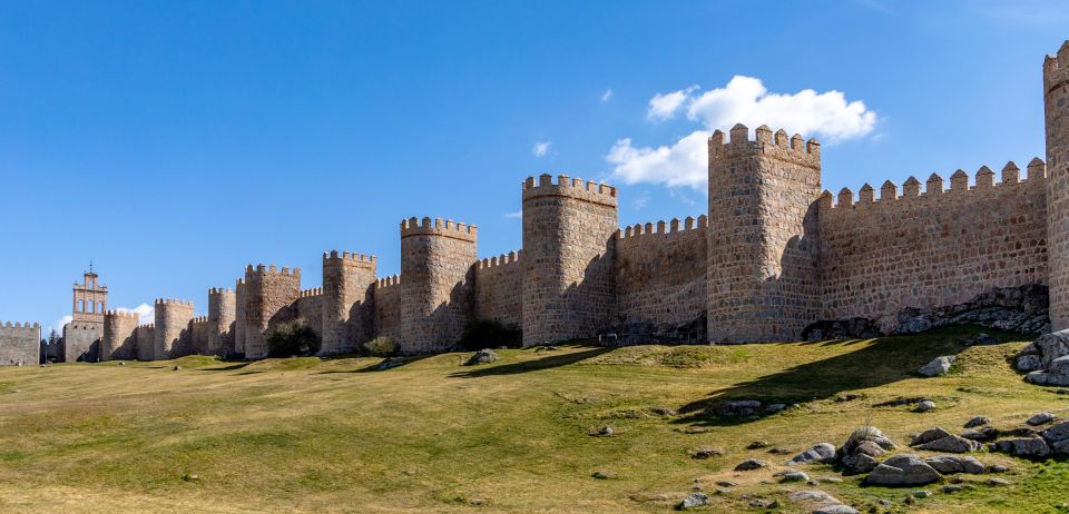 Ávila: Private Tour of the Historic Center and Basilica of San Vicente - Santa Teresa Square