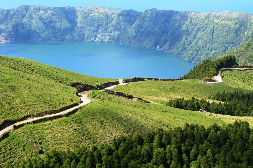 Azores: Sete Cidades Scenic Jeep Tour From Ponta Delgada - Tour Restrictions