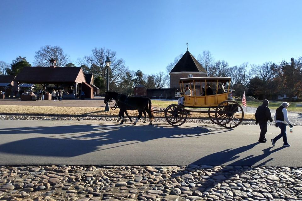 Colonial Williamsburg: Colonial History Guided Walking Tour - Encounter British and American Figures