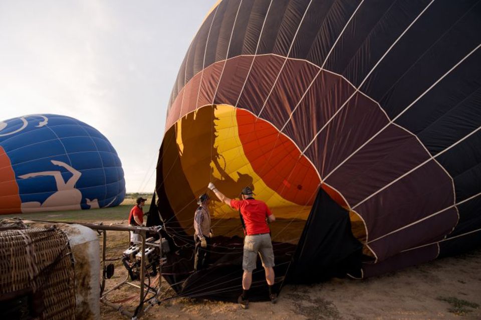 Colorado Springs: Sunrise Hot Air Balloon Flight - Preparing for the Balloon Ride