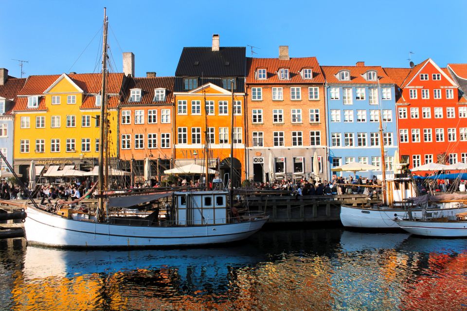 Copenhagen: First Discovery Walk and Reading Walking Tour - Requirements and Recommendations