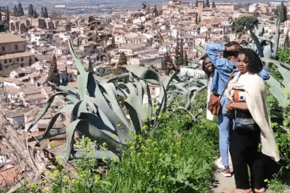 Discover the Caves of San Miguel and Sacromonte Private Tour - Additional Tips for Visitors