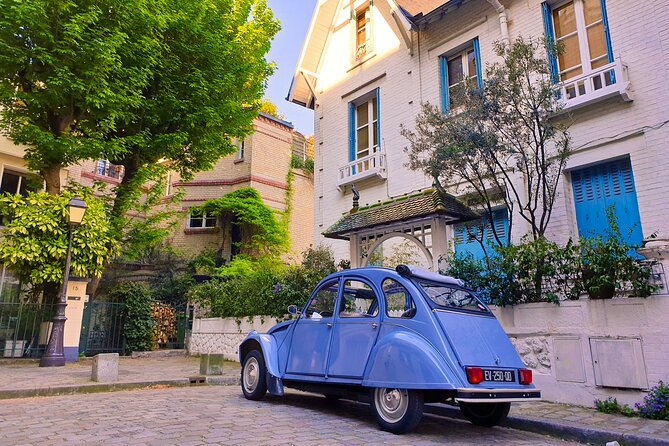 Discovery of Montmartre in a 2CV - 45 Min - Accessibility and Accommodations