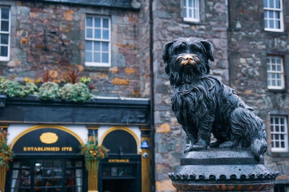 Edinburgh Walk: a Romantic Stroll Through History and Beauty - Architectural Marvels of the Old Town