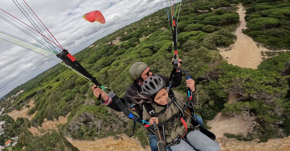 From Lisbon: Paragliding Flight With Transfers - Group Size and Participants