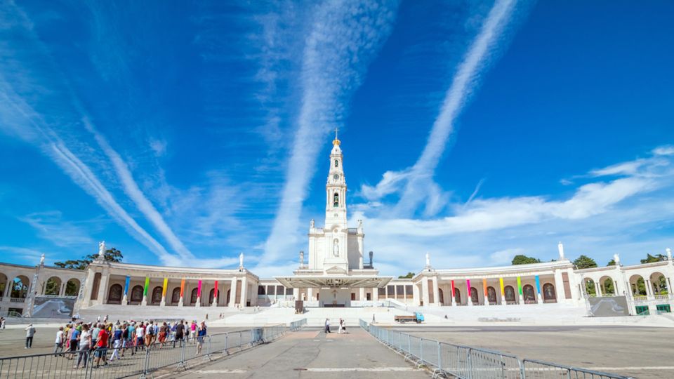 From Lisbon: Sintra, Nazare & Fatima Guided Tour - Tour Inclusions