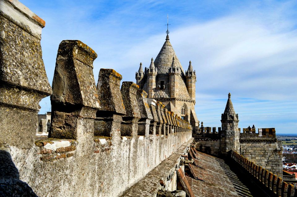 Full Day Private Transport - Évora and Megalithic Sites - Tour Guide and Audio Guide