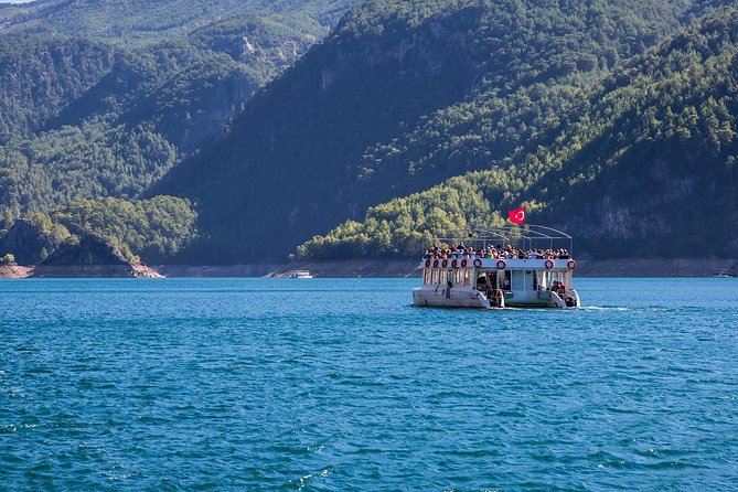 Green Canyon Boat Tour With Lunch and Drinks From Antalya - Passing Through Rugged Cliffs