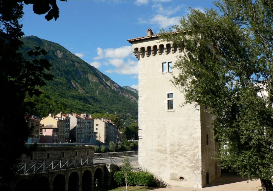 Grenoble Scavenger Hunt and Sights Self-Guided Tour - Solving Puzzles and Completing Tasks