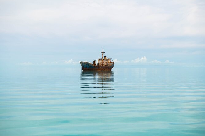 Half-Day Shipwrecks Tour and Floating Bar, Adults Only - Alcoholic and Non-Alcoholic Beverages