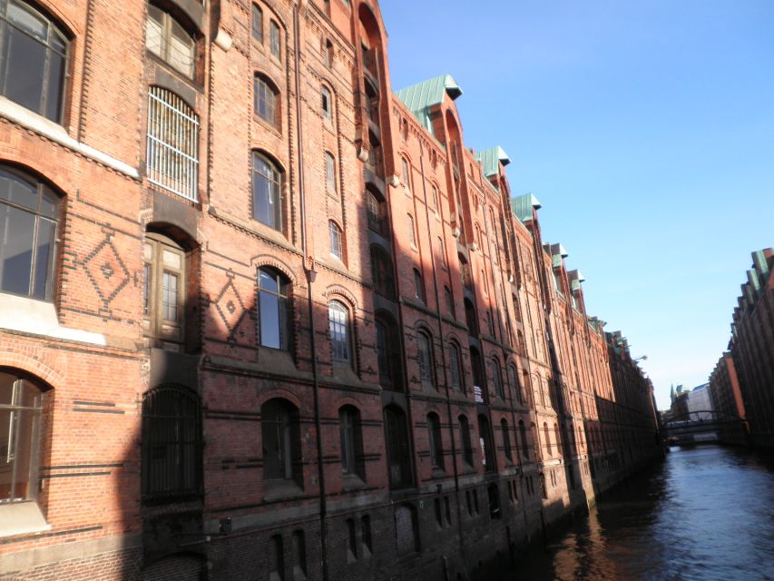 Hamburg: Speicherstadt & HafenCity 2-Hour Walking Tour - Modern Neighborhood Exploration