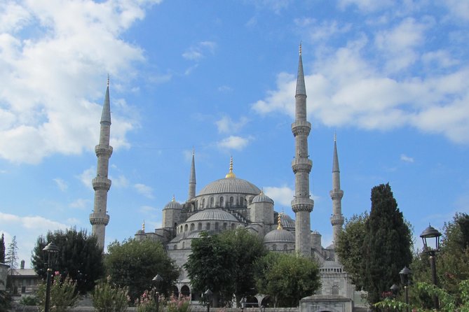 Istanbul: Blue Mosque & Hagia Sophia Small-Group Tour - Exploring the Blue Mosque