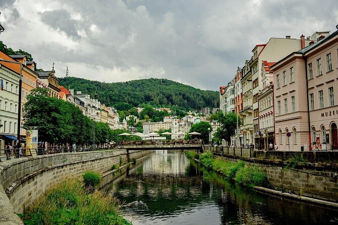 Karlovy Vary Full Day Tour From Prague - Group Size and Accessibility