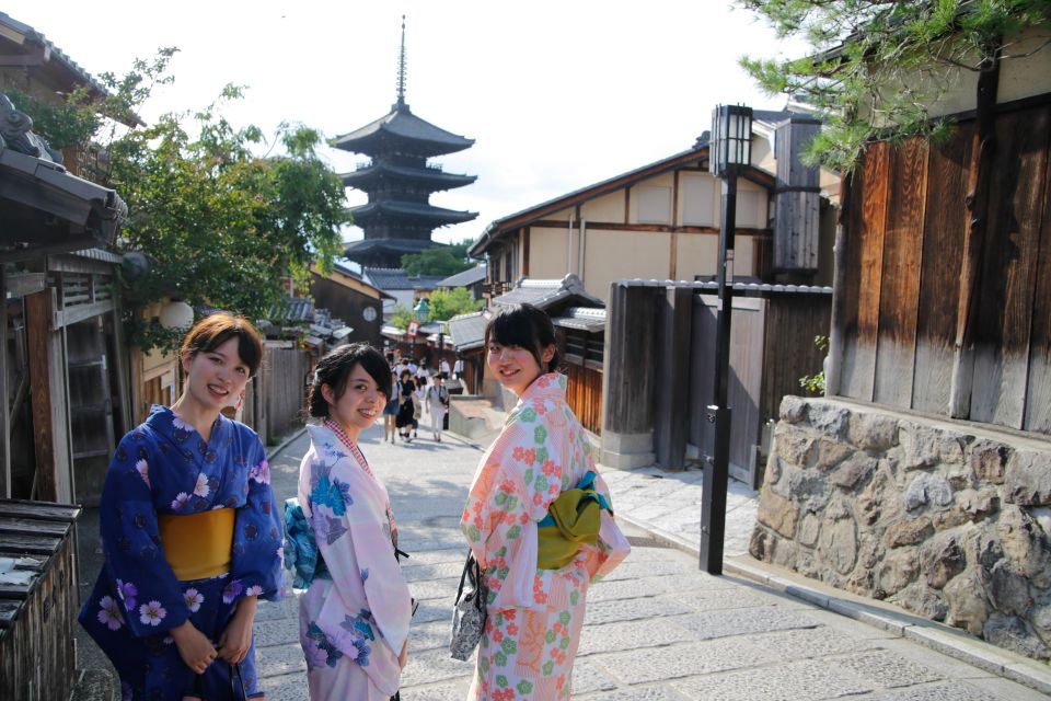 Kyoto Photo Tour: Experience the Geisha District - Discover Gion District