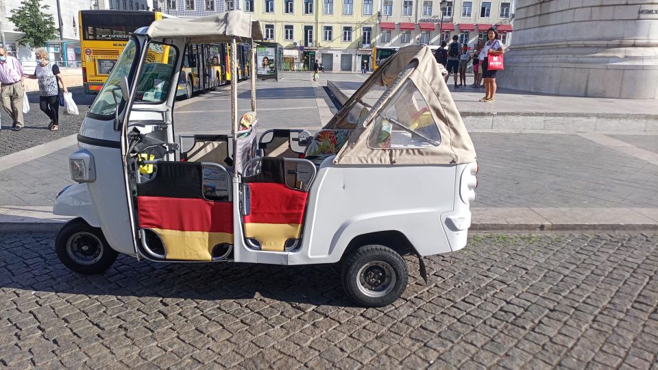 Lisbon: 1,5 Hours Historical Tuk Tour for Two Persons. - Tuk Tuk Transportation