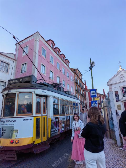 Lisbon: Hop on Hop off Sightseeing Tuktuk Tour - Meeting Point