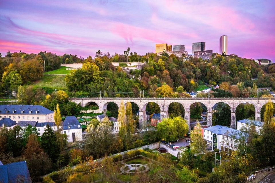 Luxembourg: Highlights Self-Guided Scavenger Hunt & Tour - Flexibility and Photography