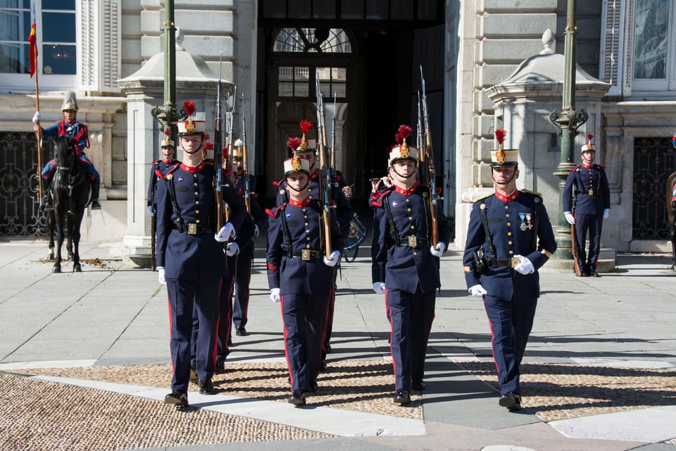 Madrid: Royal Palace Guided Tour With Skip-The-Line Entry - Customer Ratings and Reviews