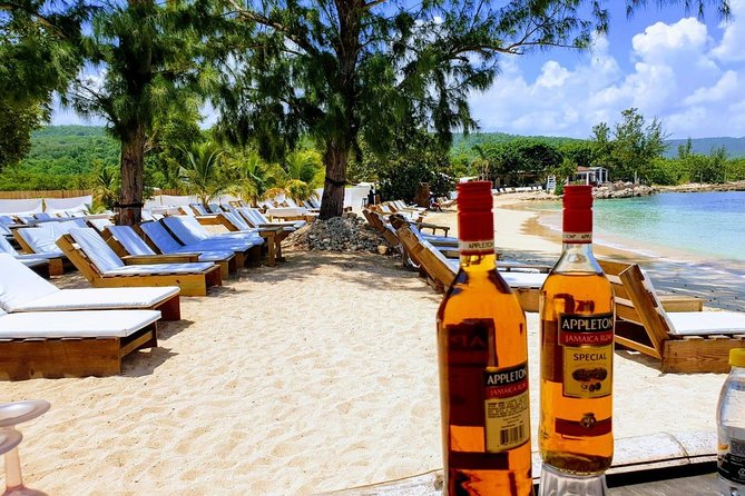 Montego Bay: Bamboo Beach Club VIP Access With Lunch & Cocktails - Lunch and Cocktails Delights