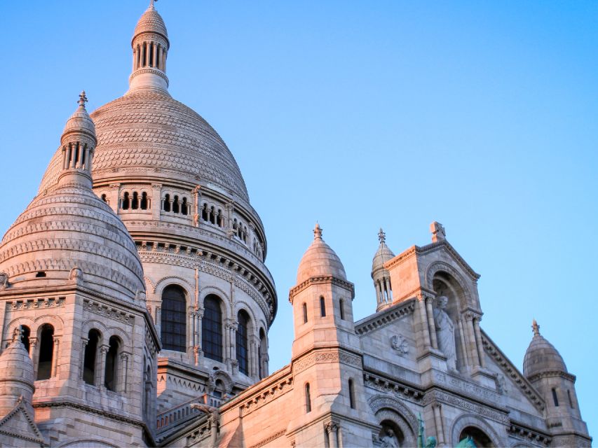 Montmartre: First Discovery Walk and Reading Walking Tour - Included Features