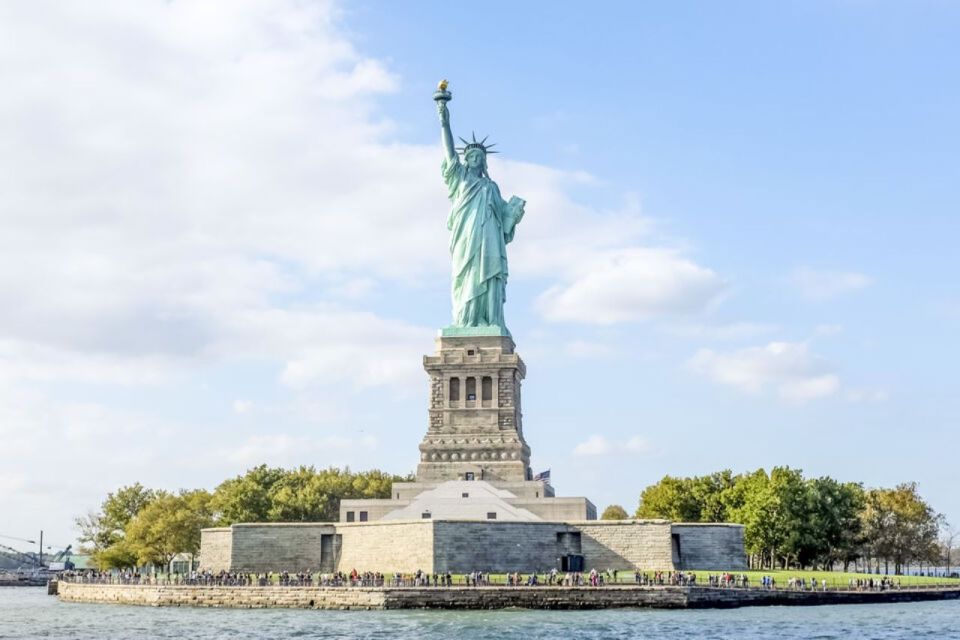 NYC: Circle Line Statue of Liberty Cruise Skip-The-Line - Accessibility and Booking Tips