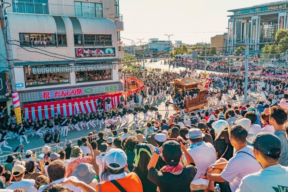 Osaka Kishiwada Danjiri Festival Viewing Seats - Recommended Items for Attendees