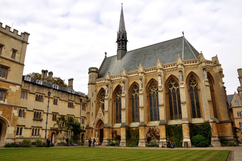 Oxford: CS Lewis and JRR Tolkien Walking Tour - Free Cancellation