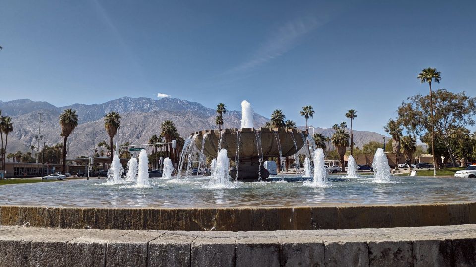 Palm Springs: Self-Guided Scavenger Hunt Walking Tour - Experience Highlights