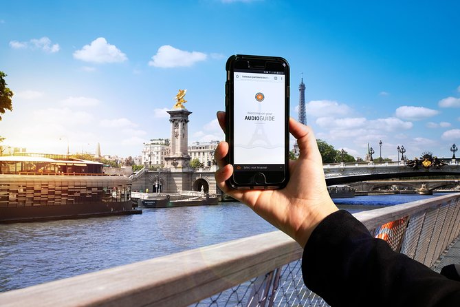 Paris Seine River Sightseeing Cruise With Commentary by Bateaux Parisiens - Route and Landmarks