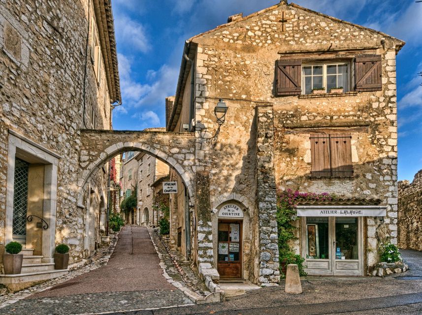 Private Tour: the Most Beautiful Medieval Villages, Full Day - Duration and Group Size