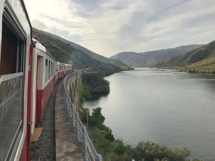 Quinta Dos Murças: Train, Walking, Lunch and Wine Tasting - Gastronomy and Wine