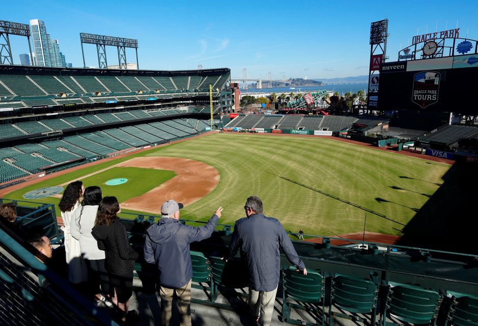 San Francisco: Giants Oracle Park Ballpark Tour - Views and Giants History