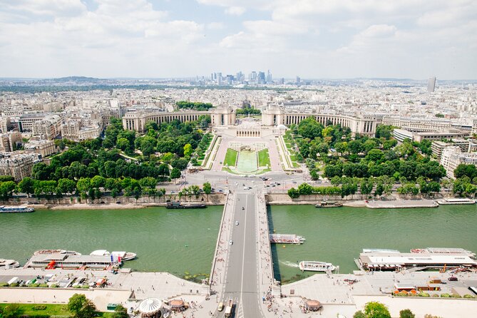 Small-Group Eiffel Tower Tour With Reserved Entry & Summit Access - Historical Commentary by Guide