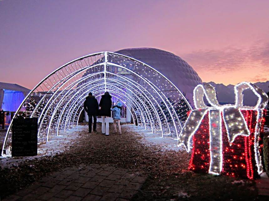 Vevey's Holiday Charm: A Festive Lakeside Stroll - Festive Christmas Market Atmosphere