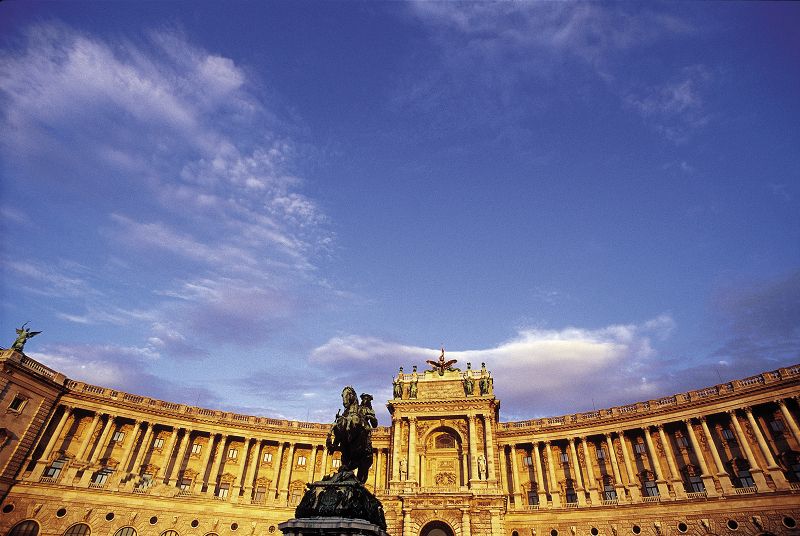 Vienna: Full-Day Private Tour - Schönbrunn Palace and Gardens