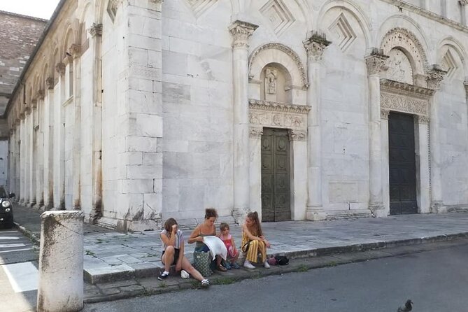 Walking Tour of Lucca and Its Walls - Multilingual Explanations