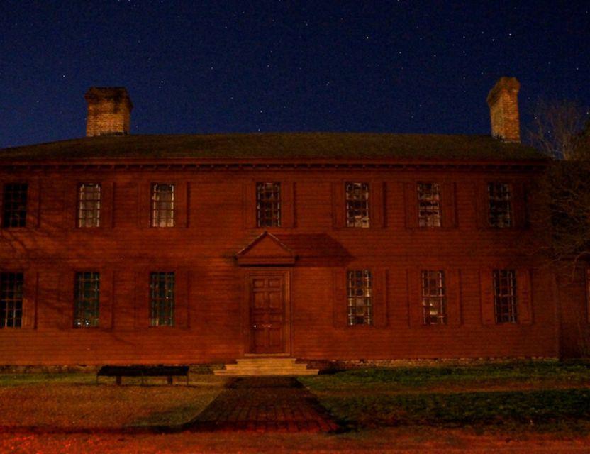 Williamsburg: Colonial Ghosts Haunted Walking Tour - Exploring Williamsburgs Dark History