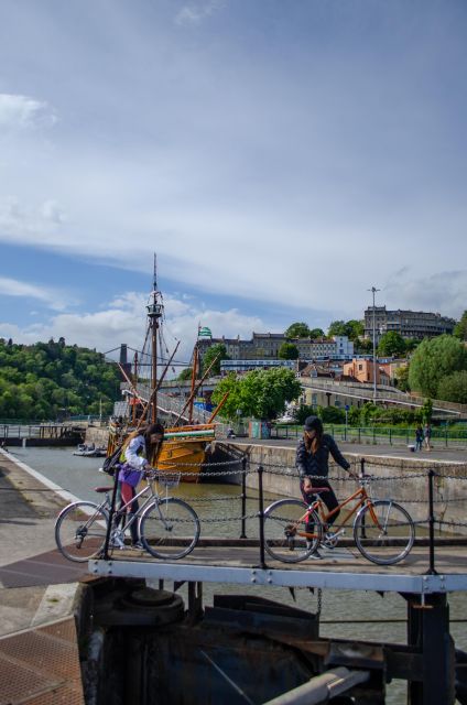 Bristol: The Best Of Bristol, Guided Bike Tour - Visiting Old City