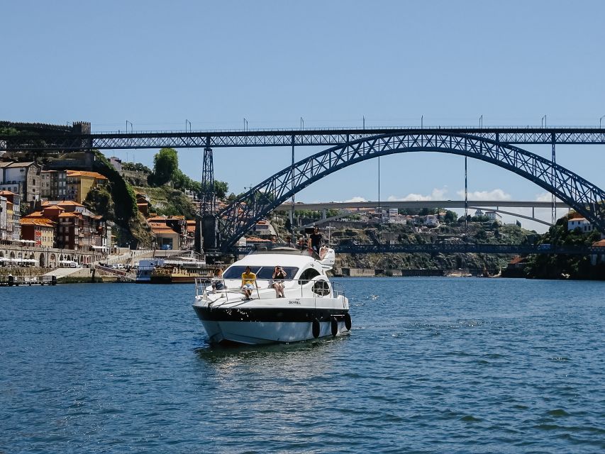 Douro River: Exclusive Luxury Yacht Cruise - What to Bring